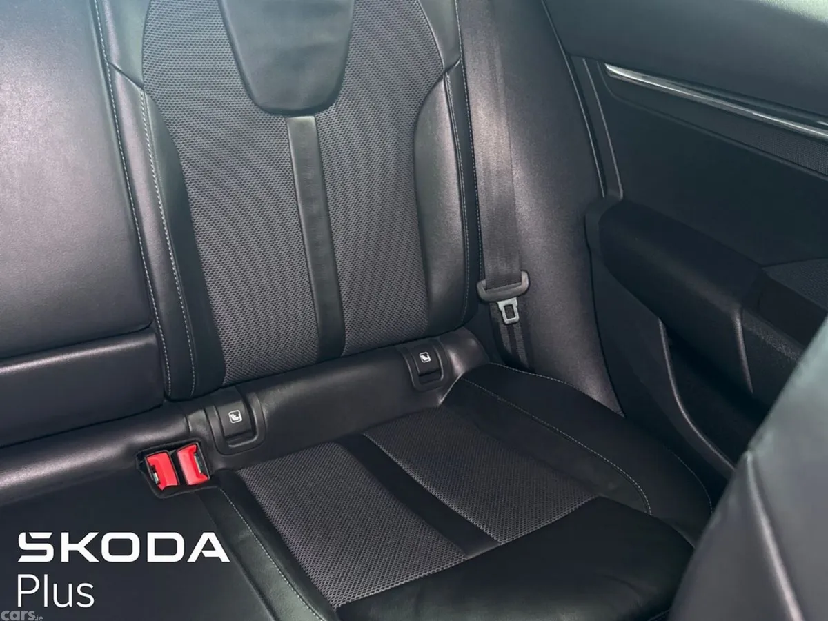 Skoda Octavia Saloon, Diesel, 2023, Blue