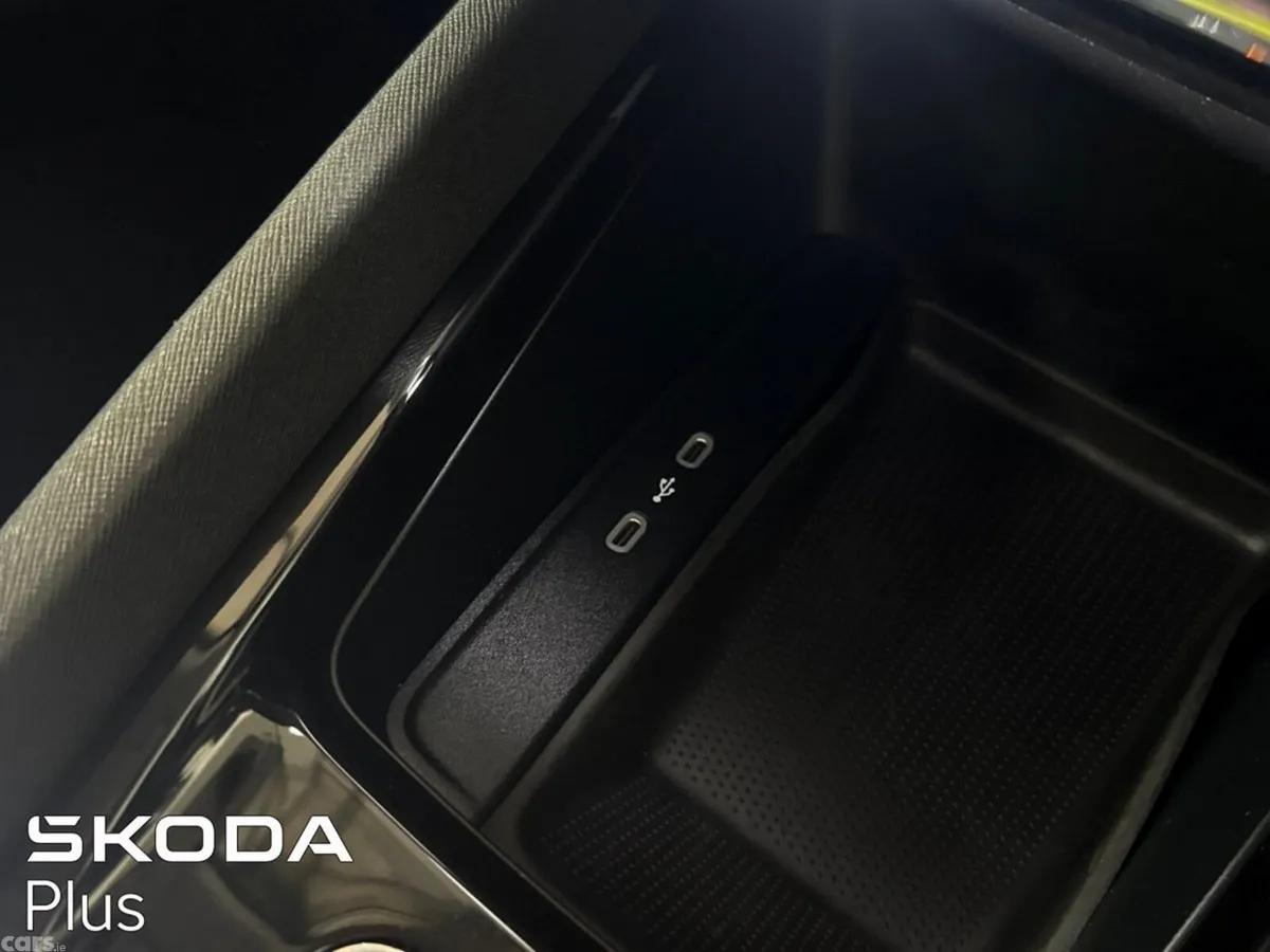 Skoda Octavia Saloon, Diesel, 2023, Blue