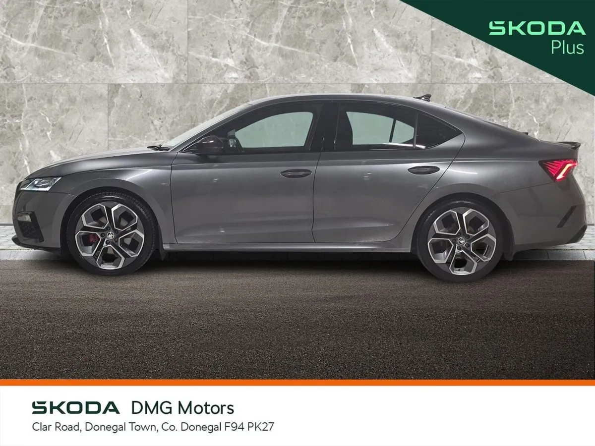 Skoda Octavia Saloon, Diesel, 2024, Grey