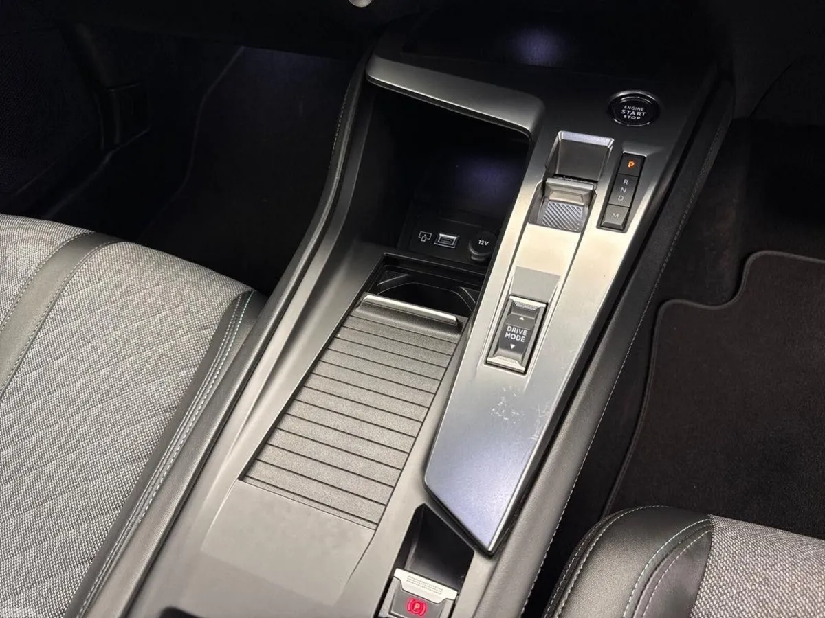 Peugeot 408 Hatchback, Petrol, 2024, Grey