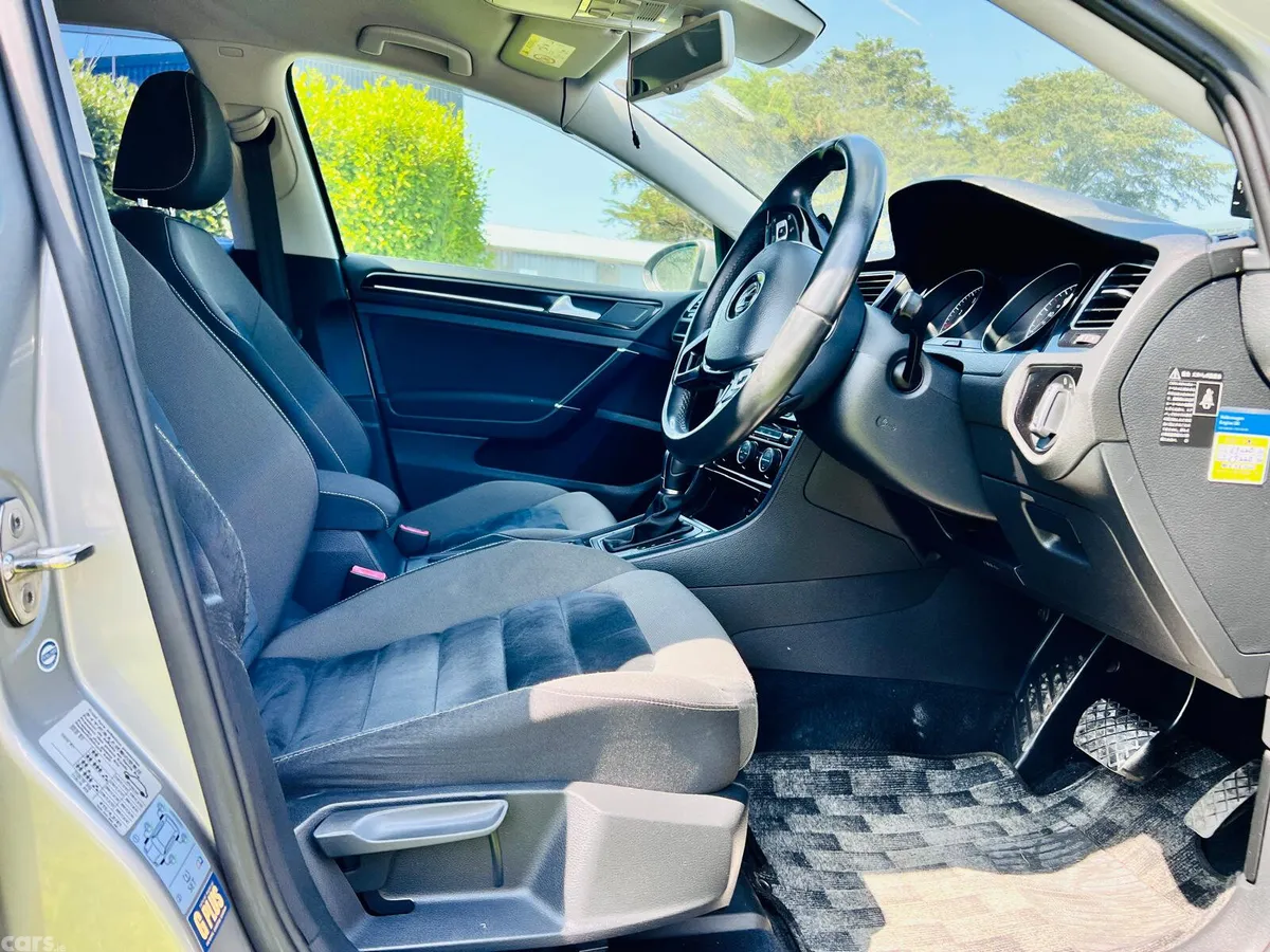 Volkswagen Golf Hatchback, Petrol, 2014, Gold