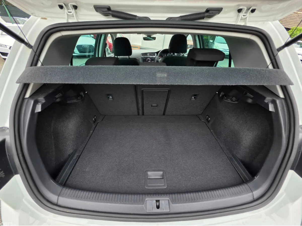 Volkswagen Golf Hatchback, Petrol, 2018, White