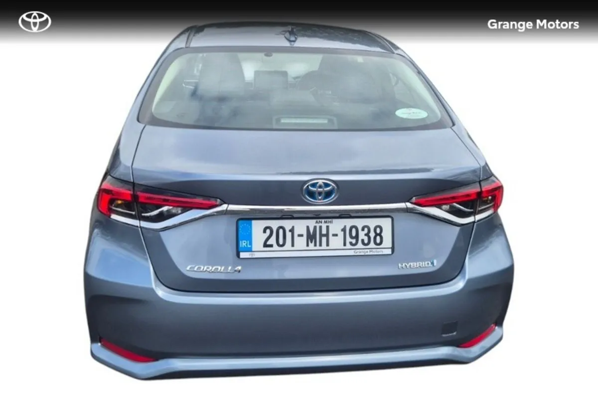 Toyota Corolla Saloon, Petrol Hybrid, 2020, Grey