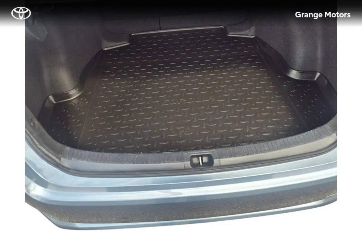 Toyota Corolla Saloon, Petrol Hybrid, 2020, Grey
