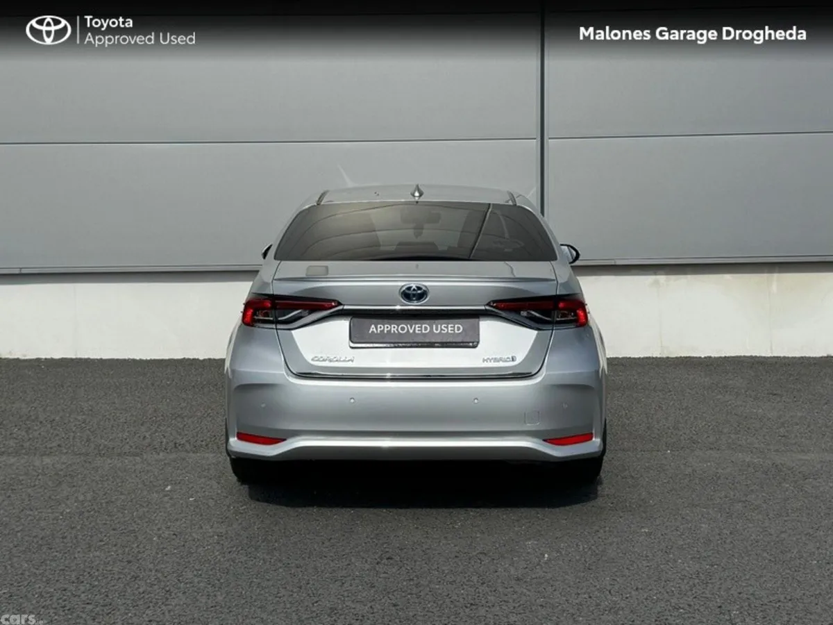 Toyota Corolla Saloon, Petrol Hybrid, 2023, Silver