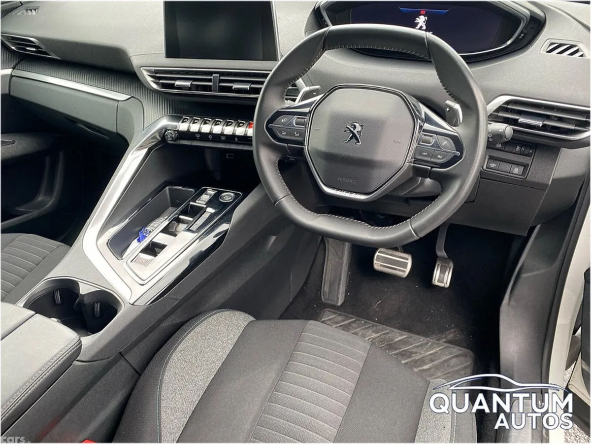 Peugeot 5008 MPV, Diesel, 2023, White