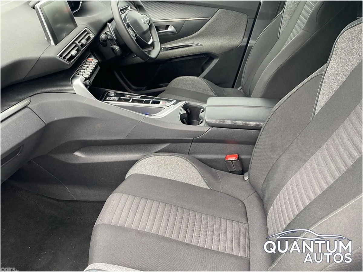 Peugeot 5008 MPV, Diesel, 2023, White