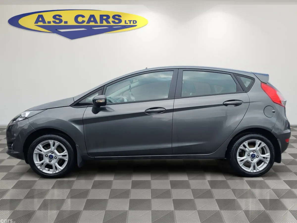 Ford Fiesta Hatchback, Petrol, 2017, Grey