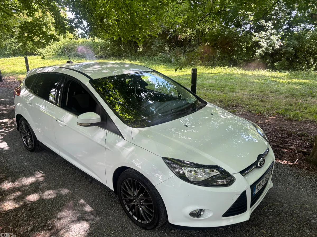 Ford Focus Hatchback, Petrol, 2013, White