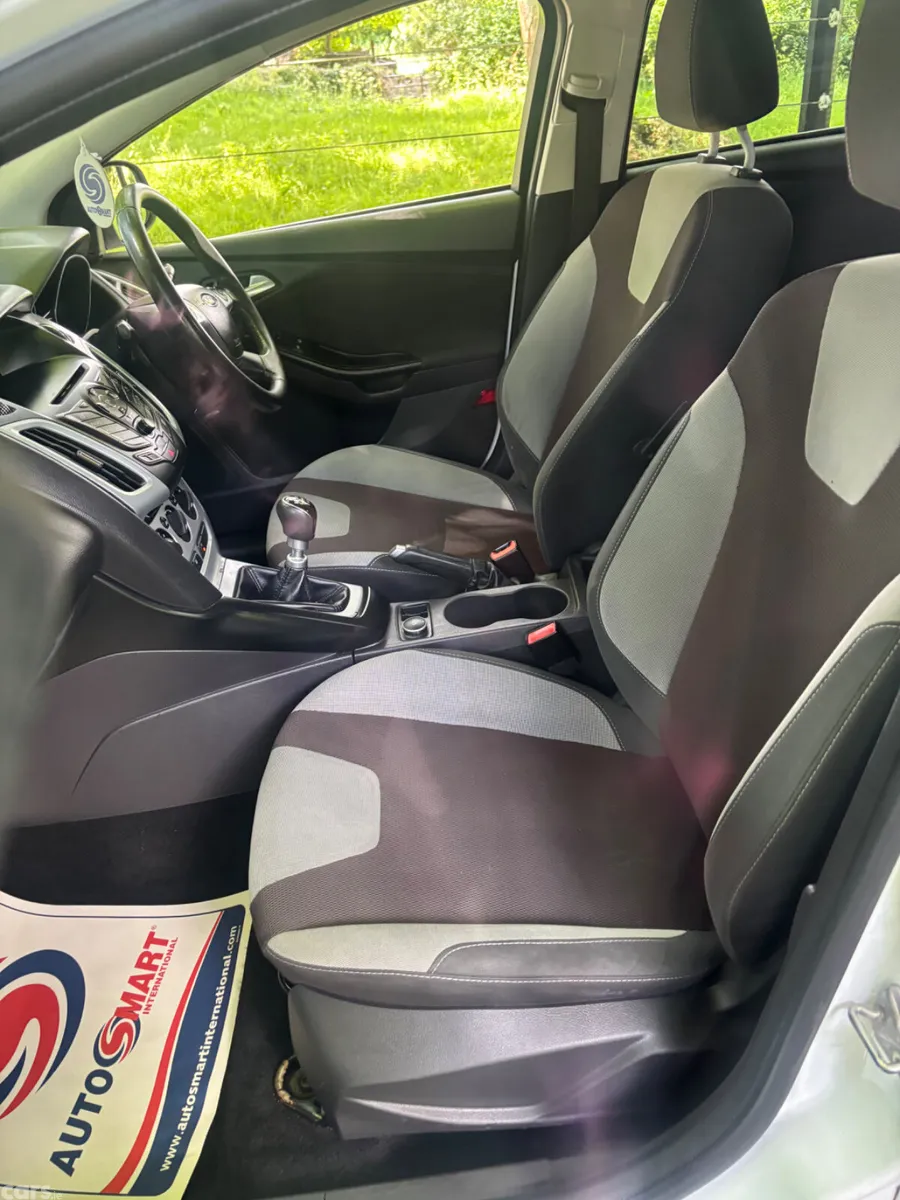 Ford Focus Hatchback, Petrol, 2013, White