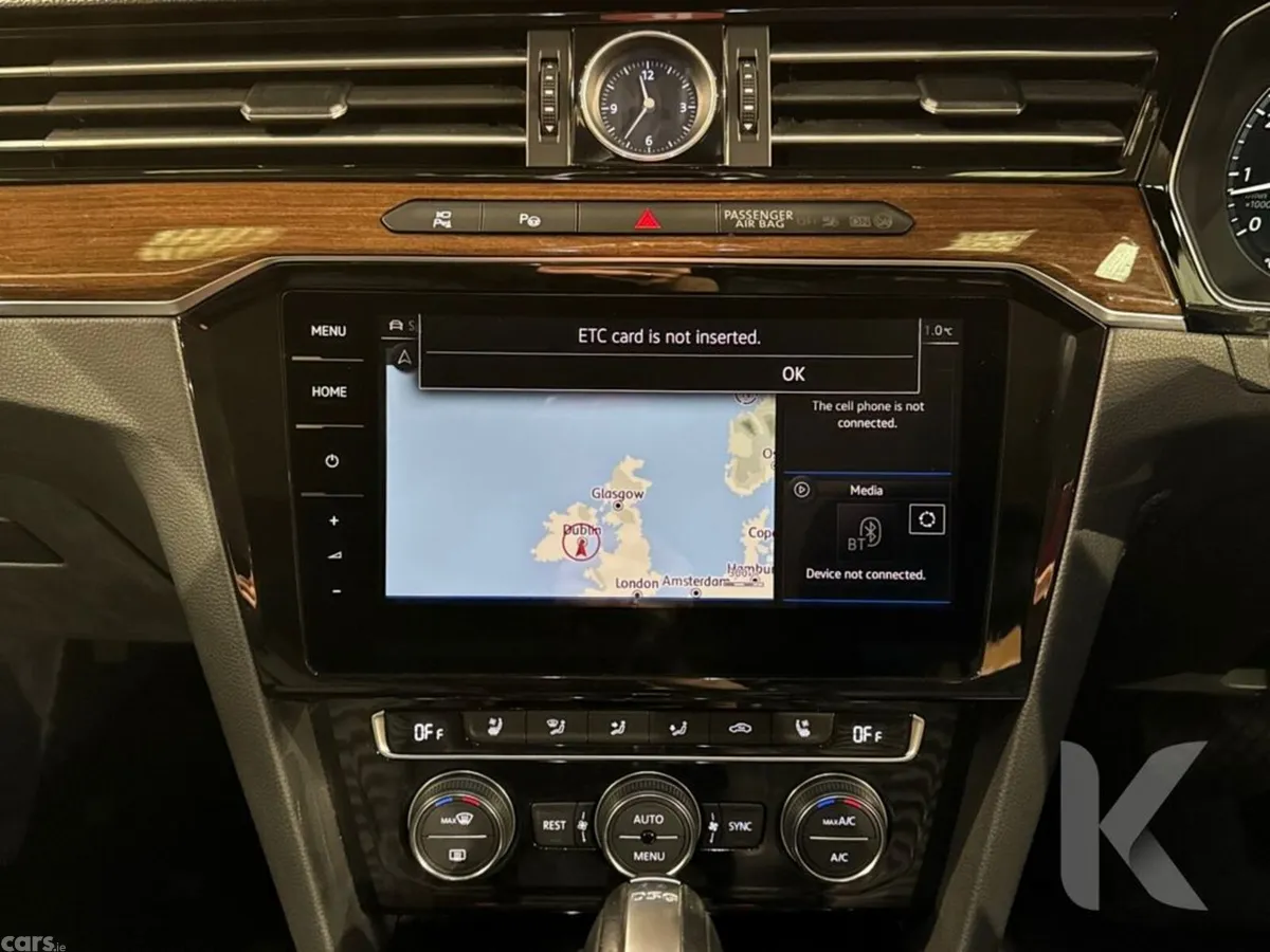 Volkswagen Passat Saloon, Petrol, 2019, Black