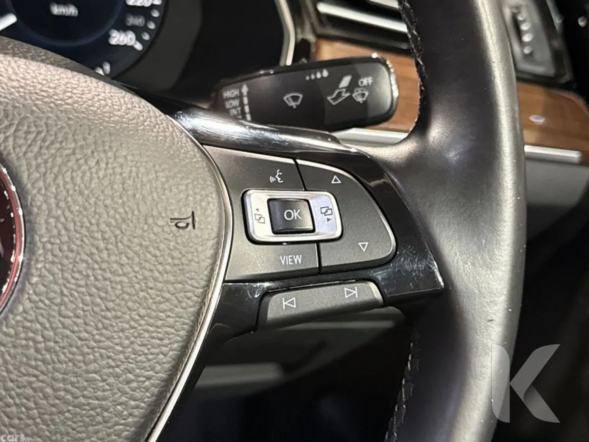 Volkswagen Passat Saloon, Petrol, 2019, Black