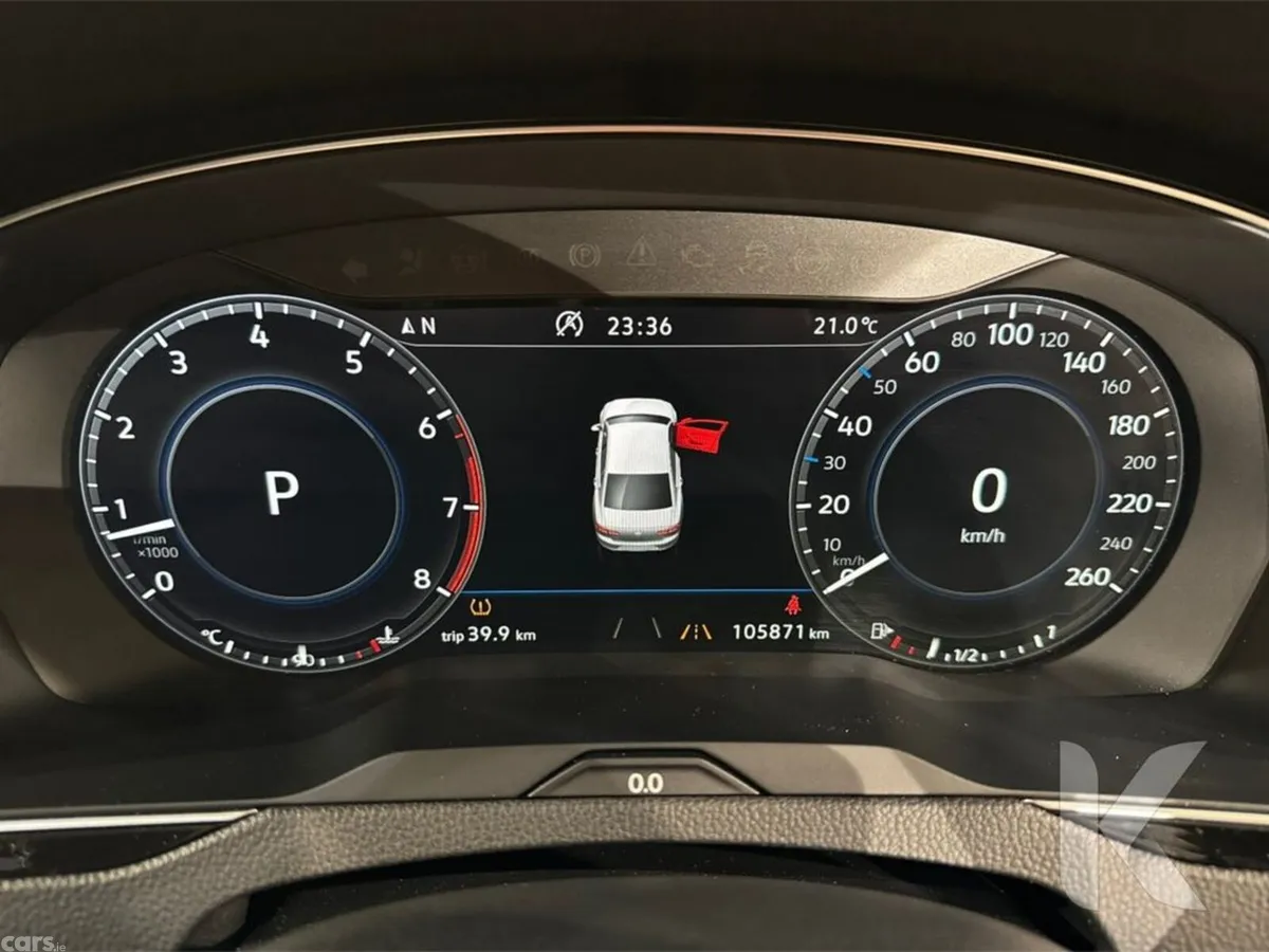 Volkswagen Passat Saloon, Petrol, 2019, Black