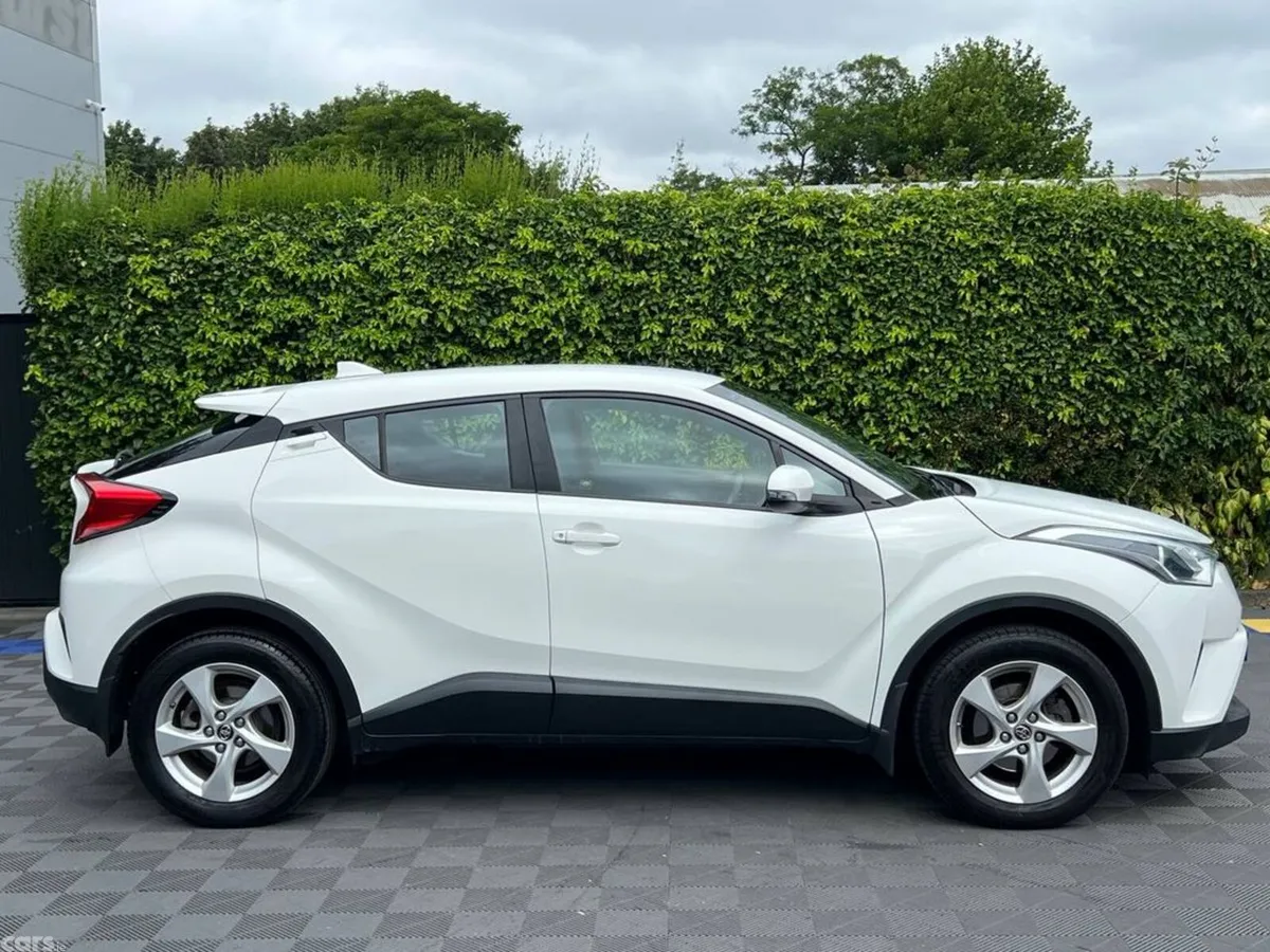 Toyota C-HR Hatchback, Petrol, 2017, White