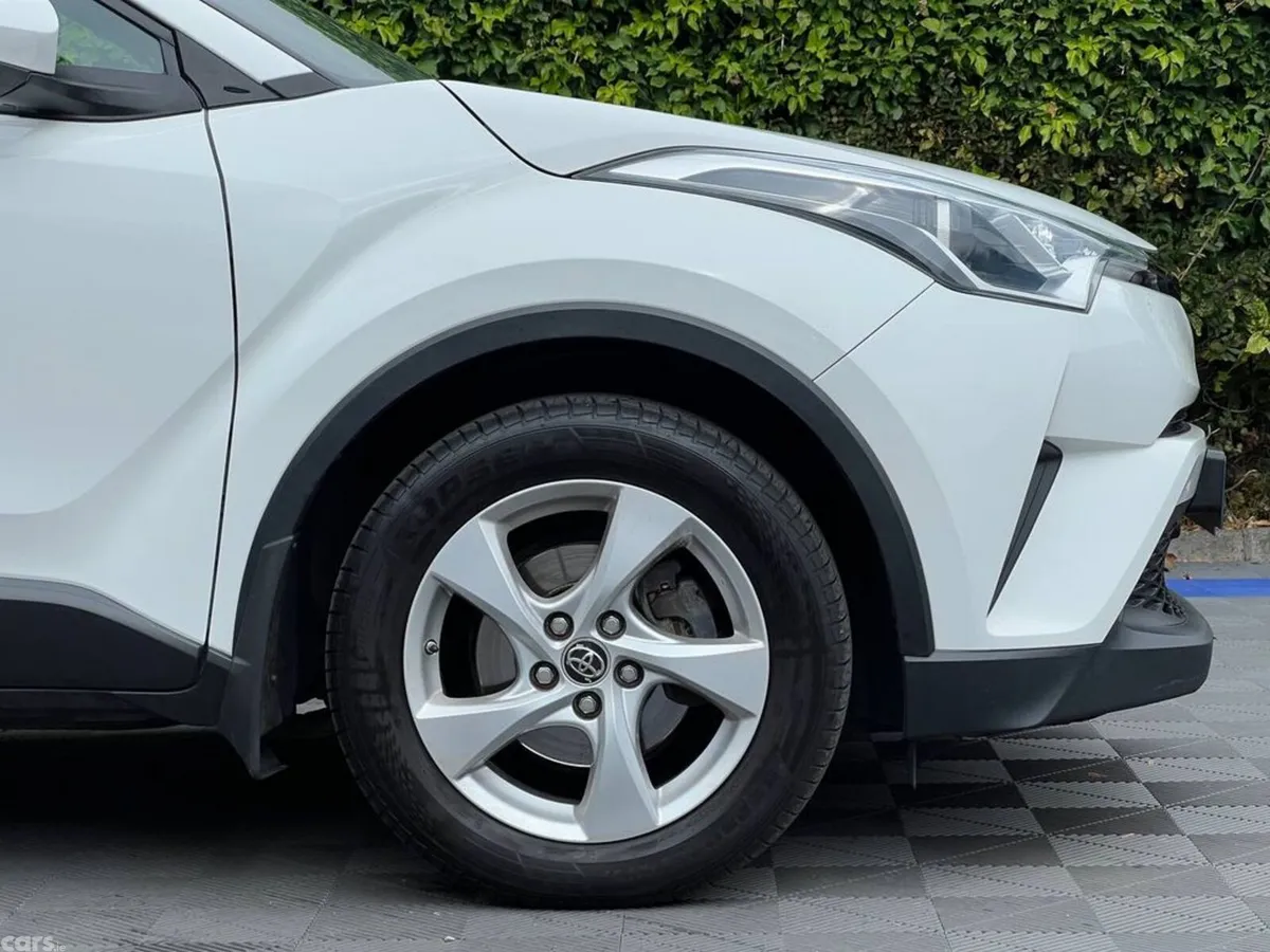 Toyota C-HR Hatchback, Petrol, 2017, White