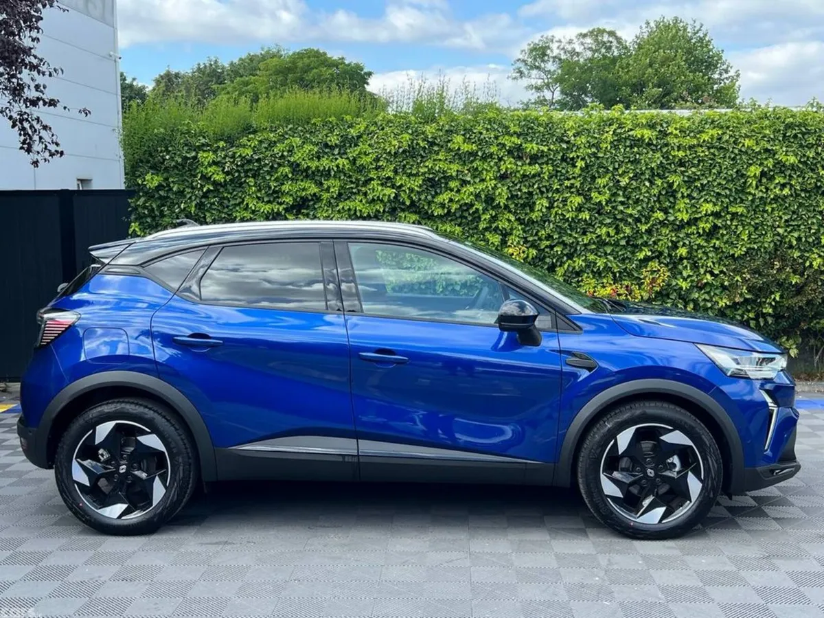 Renault Captur SUV, Petrol Hybrid, 2026, Blue