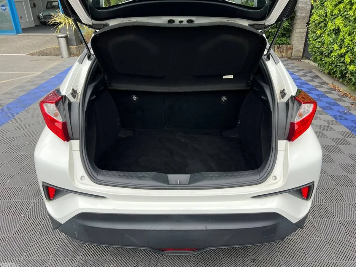 Toyota C-HR Hatchback, Petrol, 2017, White