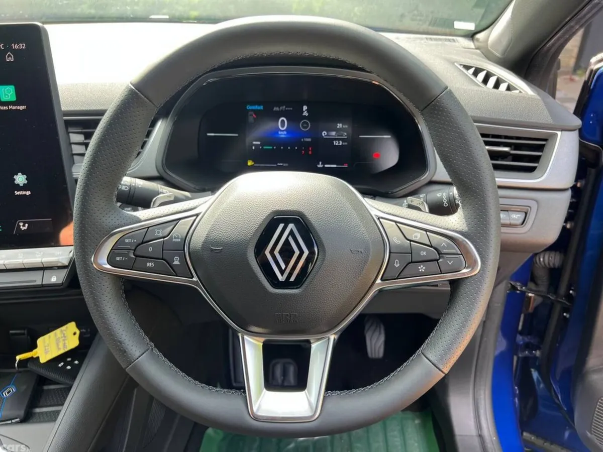 Renault Captur SUV, Petrol Hybrid, 2026, Blue