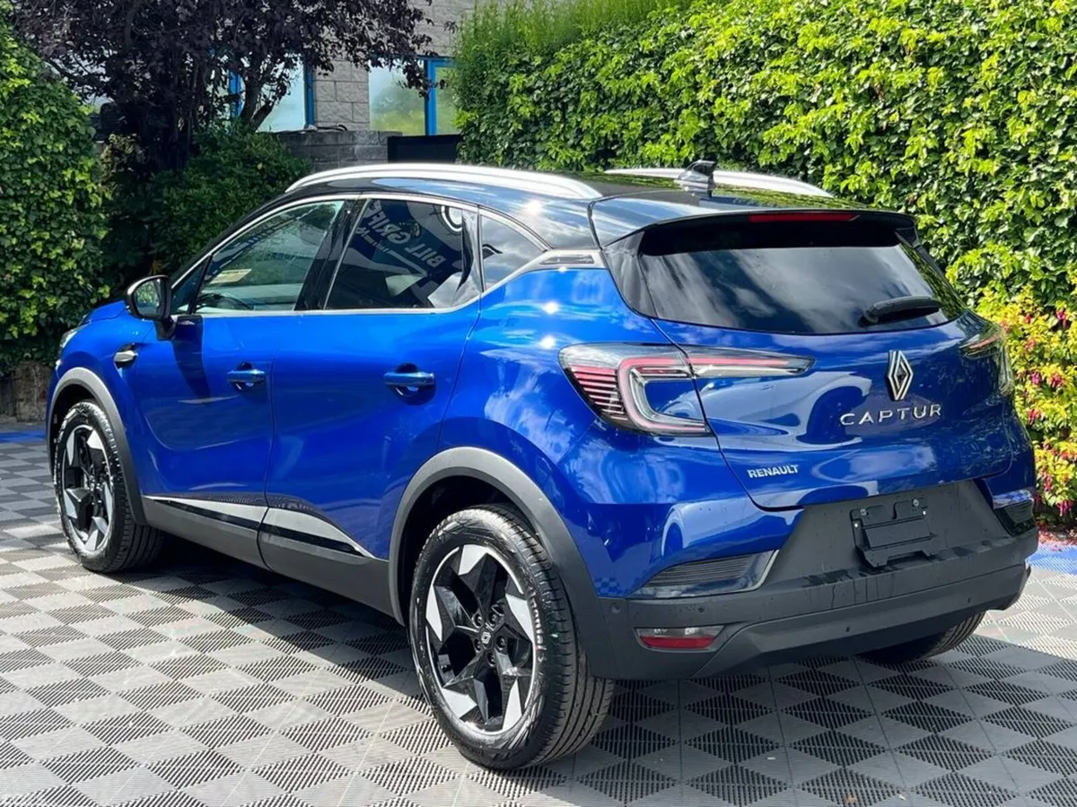Renault Captur SUV, Petrol Hybrid, 2026, Blue