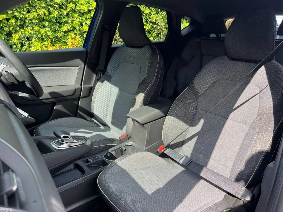 Renault Captur SUV, Petrol Hybrid, 2026, Blue