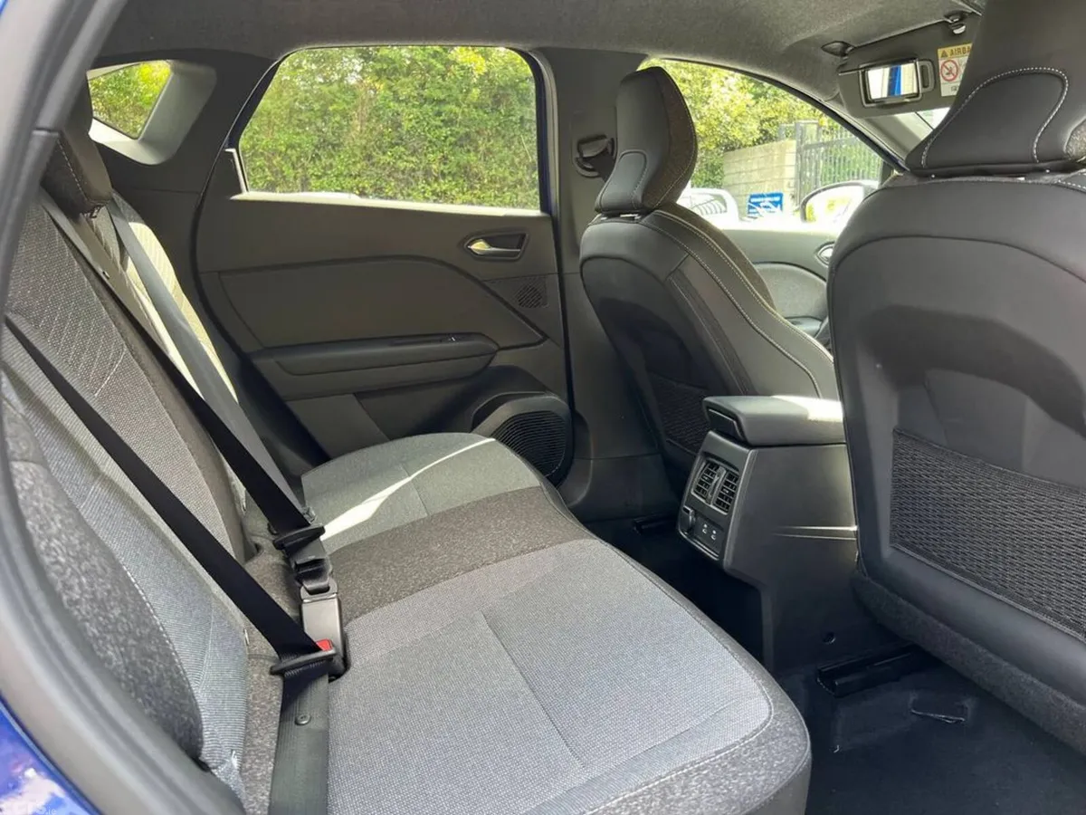Renault Captur SUV, Petrol Hybrid, 2026, Blue