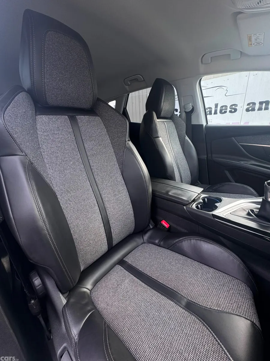 Peugeot 3008 MPV, Petrol, 2018, White