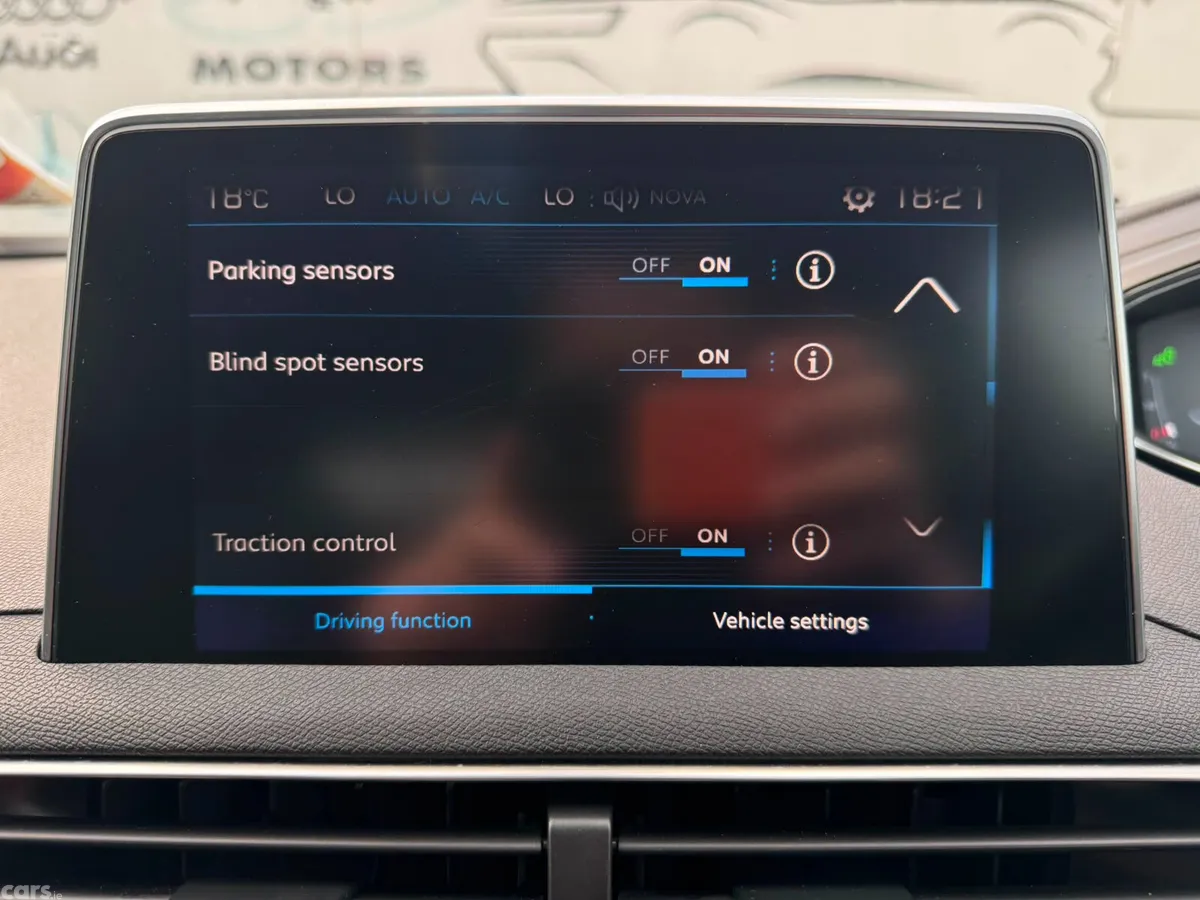 Peugeot 3008 MPV, Petrol, 2018, White