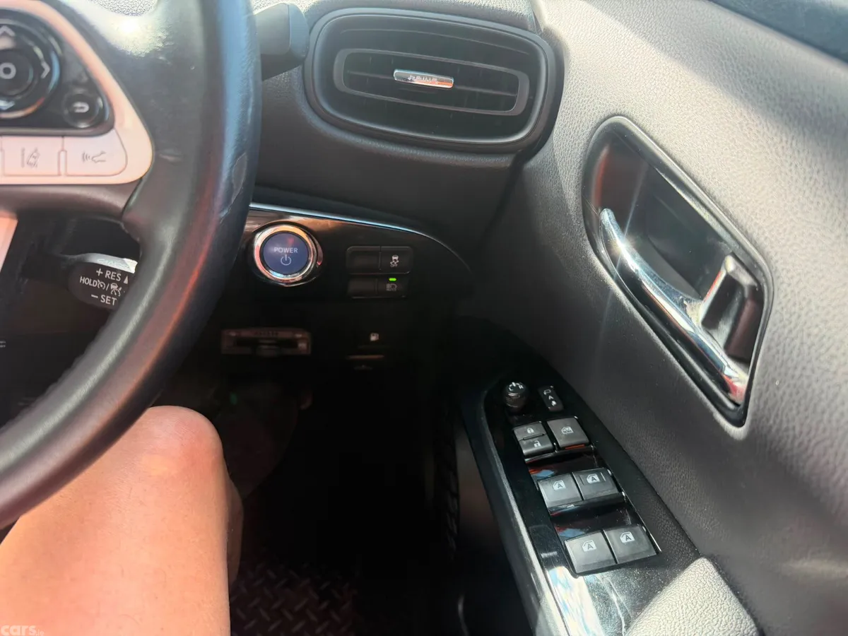 Toyota Prius Hatchback, Petrol Hybrid, 2019, Silver