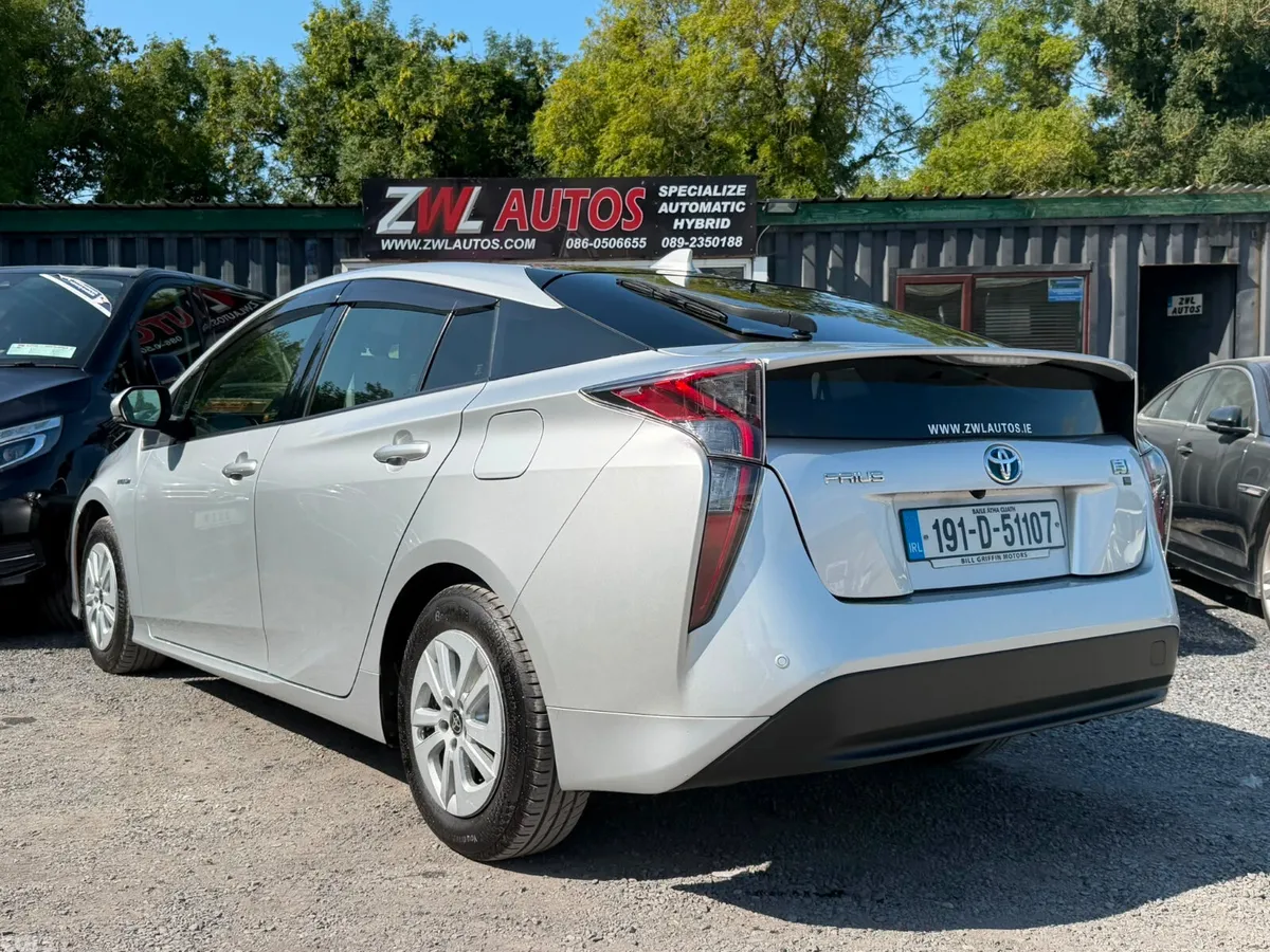 Toyota Prius Hatchback, Petrol Hybrid, 2019, Silver