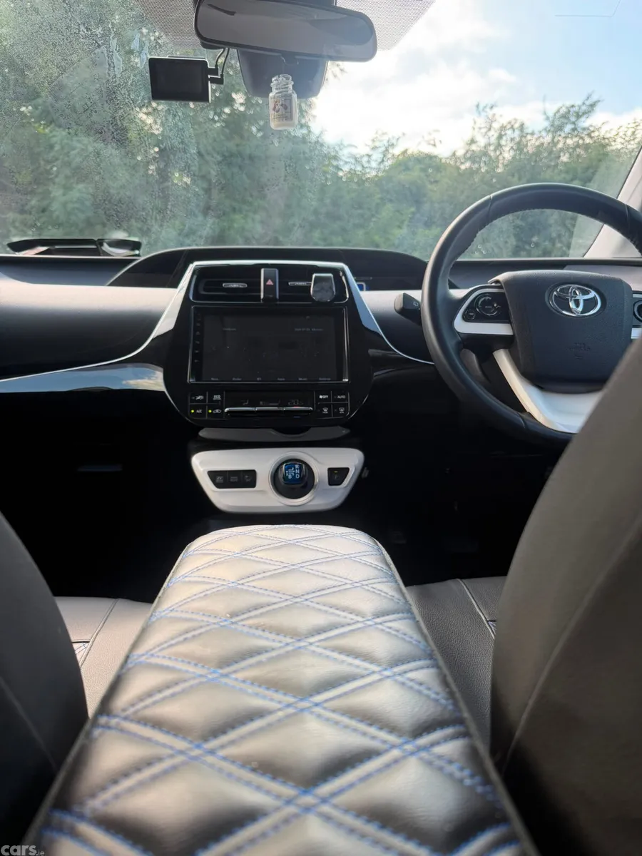 Toyota Prius Hatchback, Petrol Hybrid, 2019, Silver