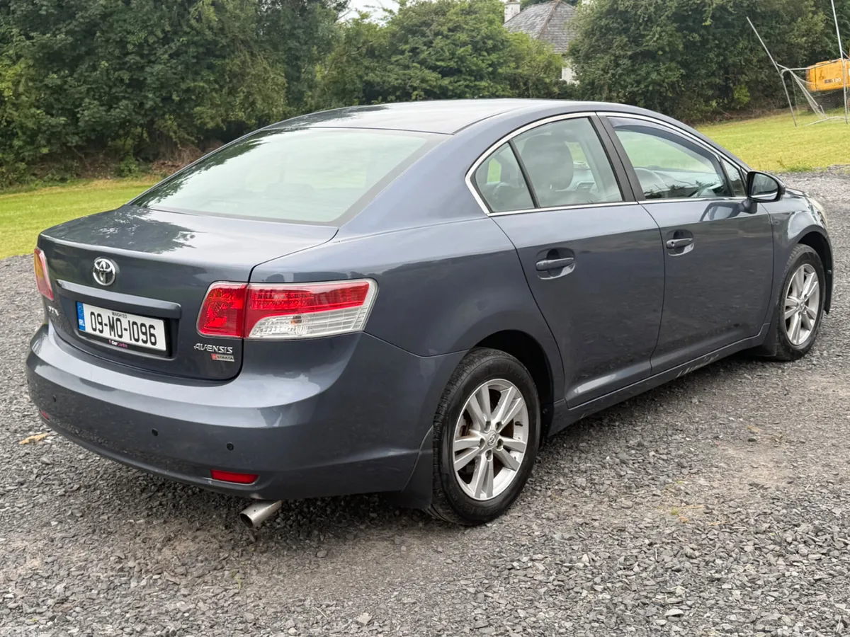 Toyota Avensis Saloon, Diesel, 2009, Blue