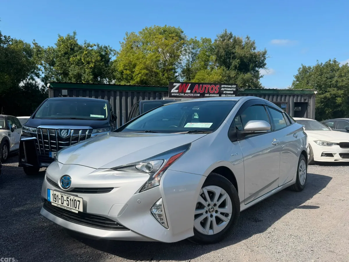 Toyota Prius Hatchback, Petrol Hybrid, 2019, Silver