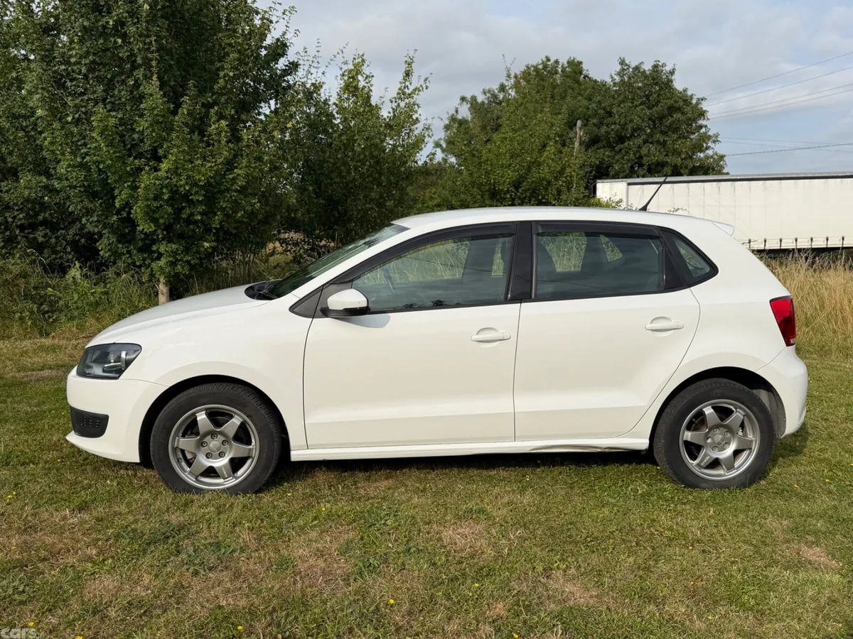 Volkswagen Polo Hatchback, Petrol, 2013, White