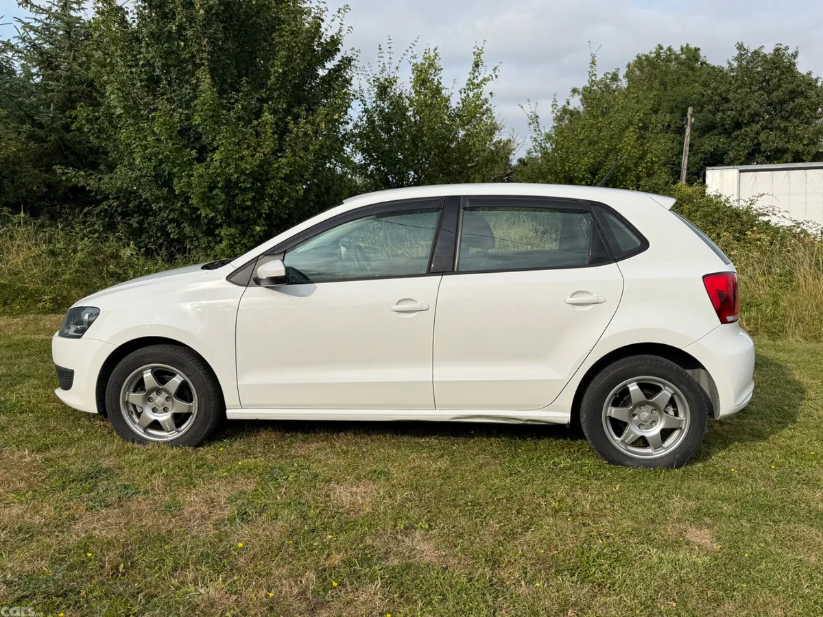 Volkswagen Polo Hatchback, Petrol, 2013, White