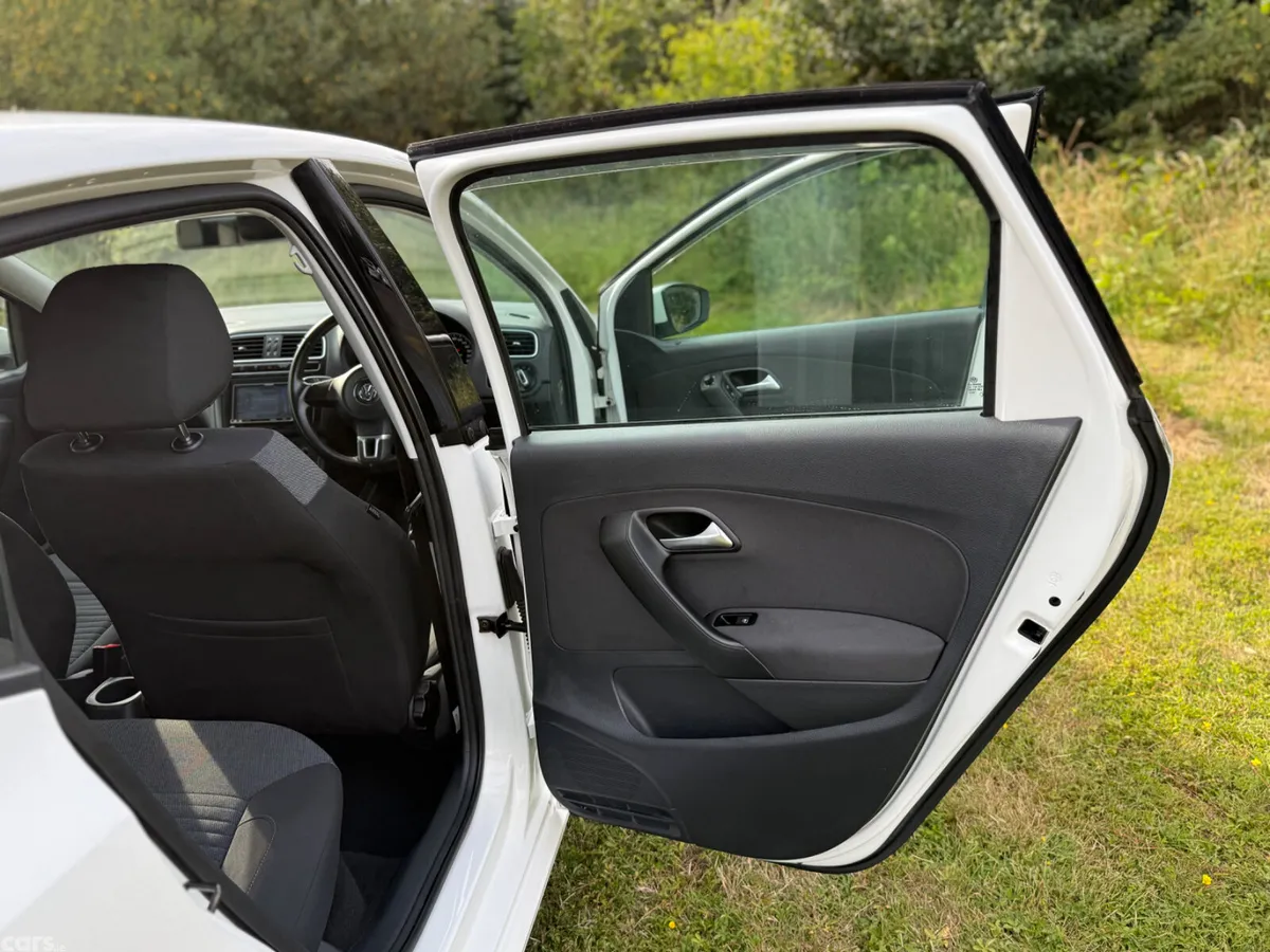 Volkswagen Polo Hatchback, Petrol, 2013, White