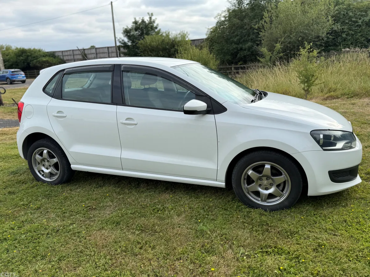 Volkswagen Polo Hatchback, Petrol, 2013, White