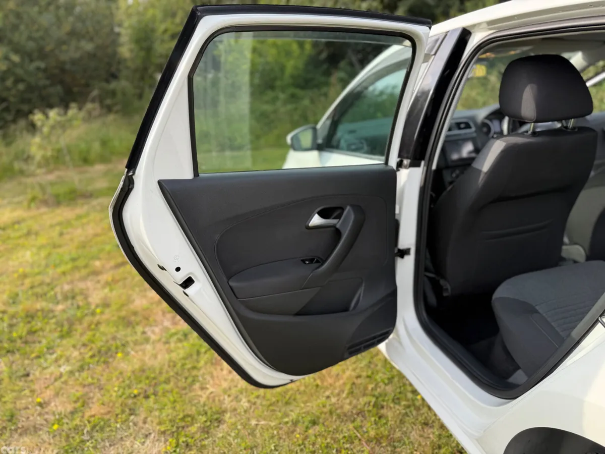 Volkswagen Polo Hatchback, Petrol, 2013, White
