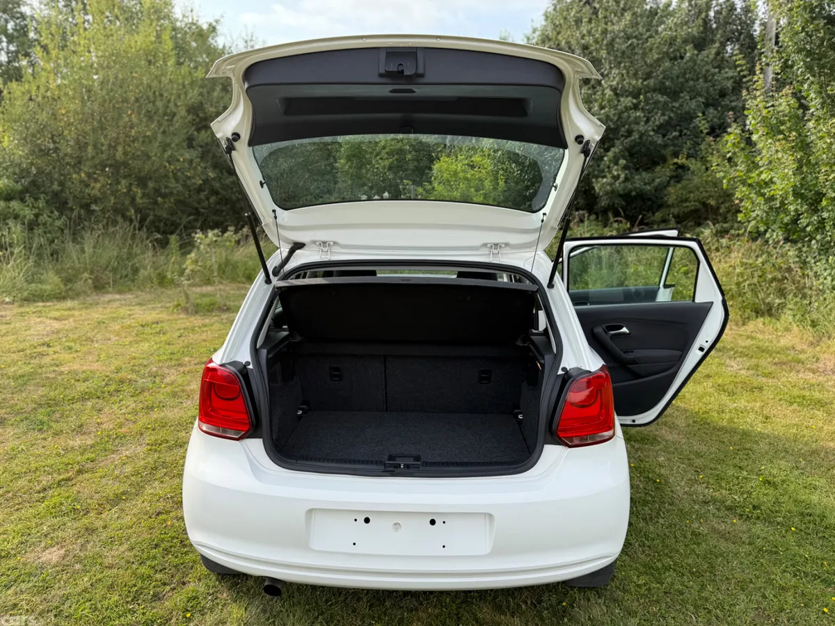 Volkswagen Polo Hatchback, Petrol, 2013, White