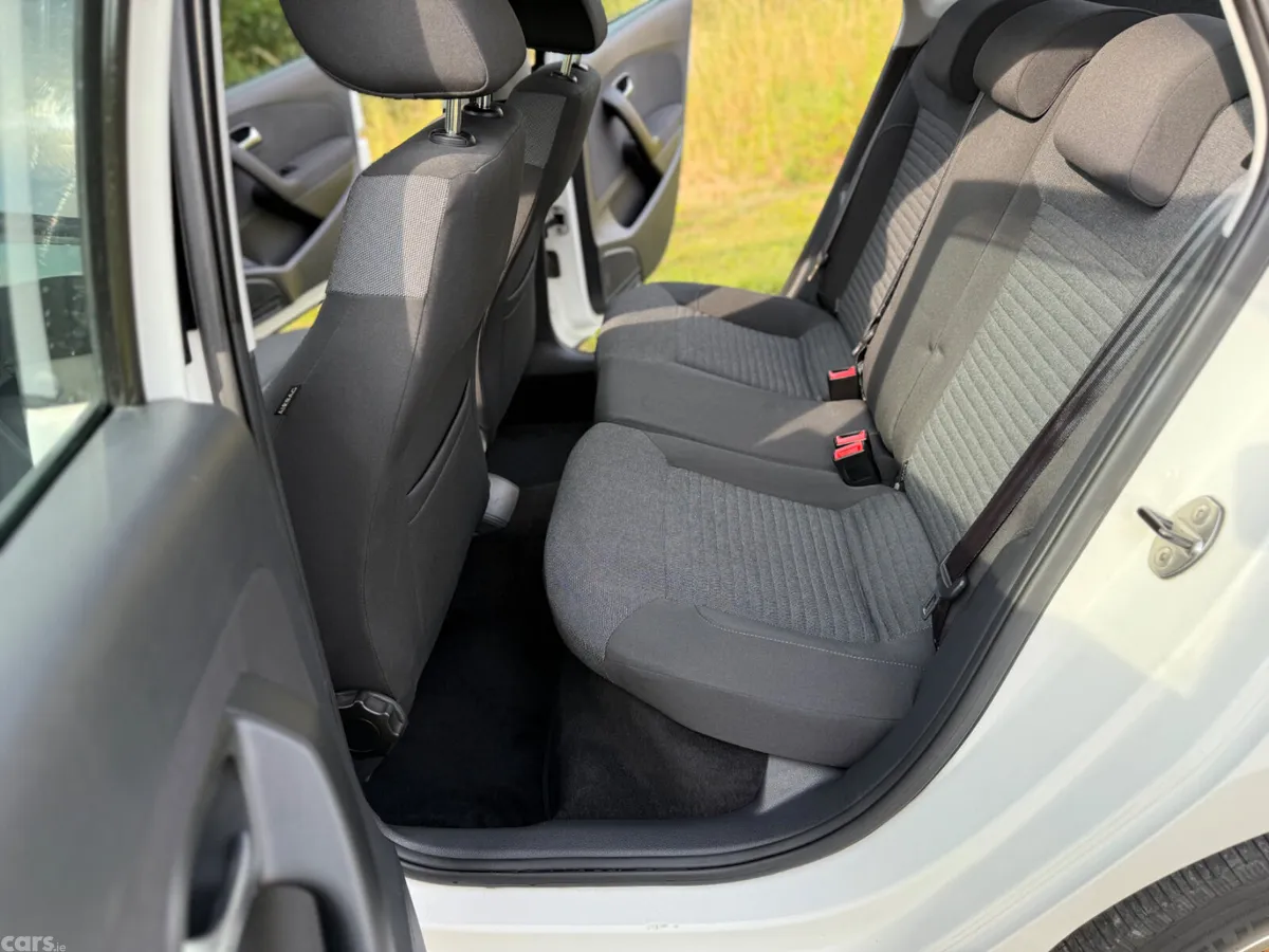 Volkswagen Polo Hatchback, Petrol, 2013, White