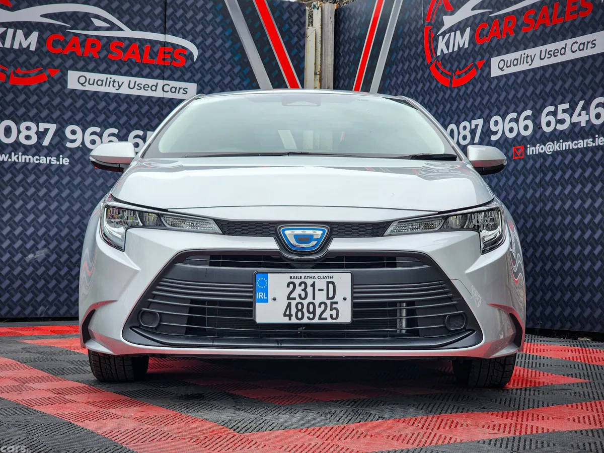 Toyota Corolla Saloon, Petrol Hybrid, 2023, Silver