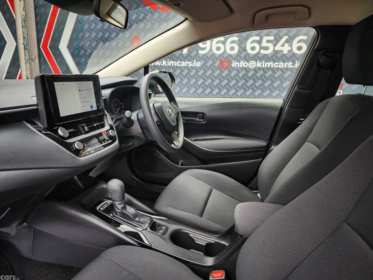 Toyota Corolla Saloon, Petrol Hybrid, 2023, Silver