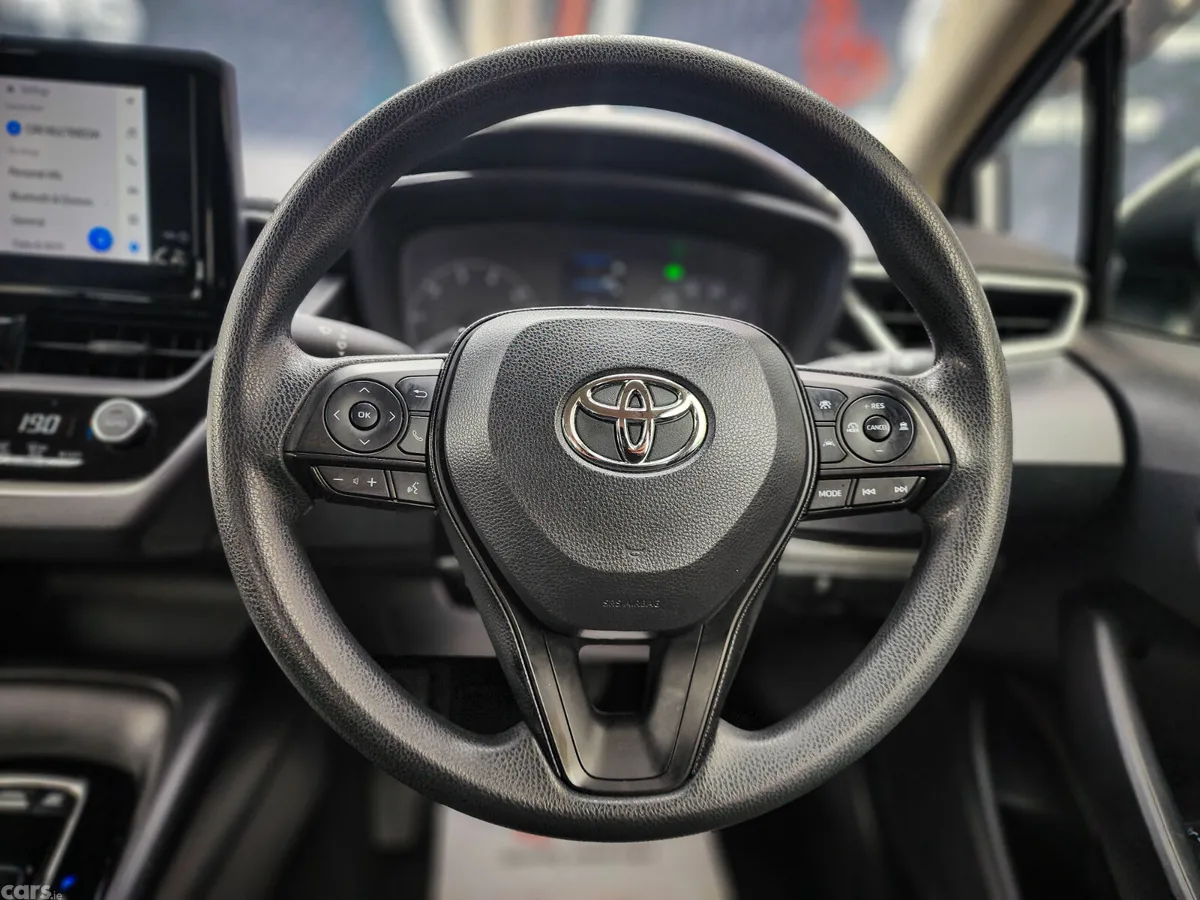 Toyota Corolla Saloon, Petrol Hybrid, 2023, Silver