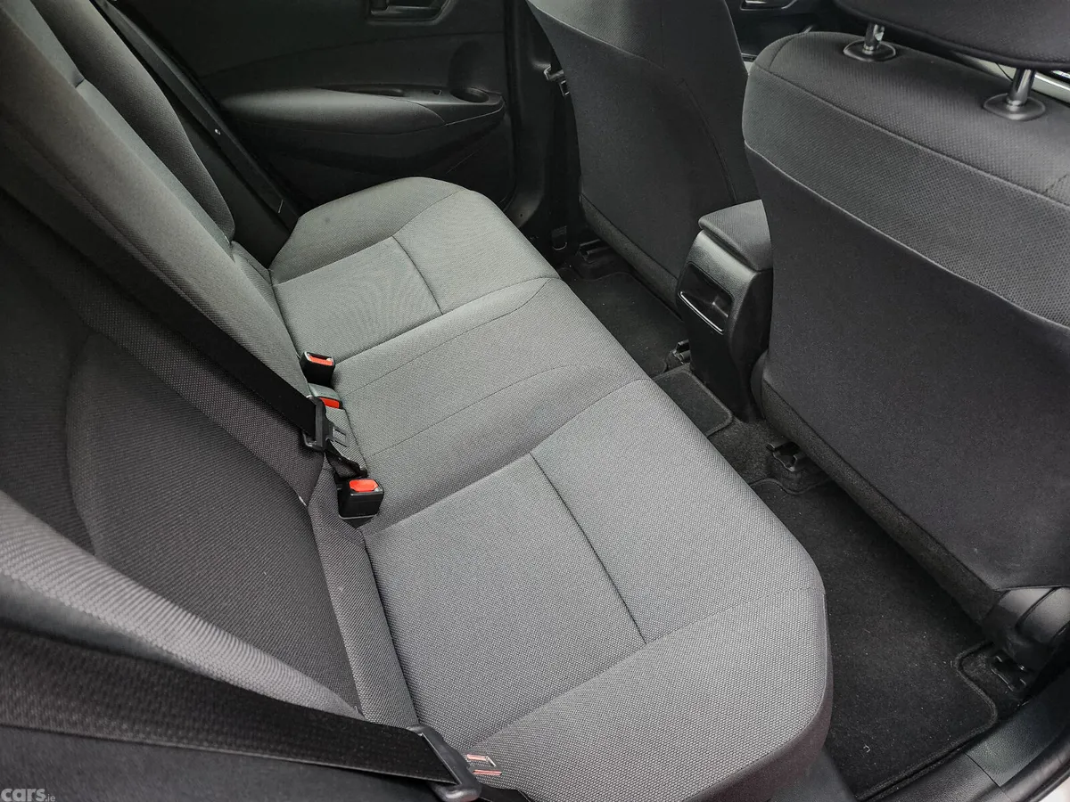 Toyota Corolla Saloon, Petrol Hybrid, 2023, Silver