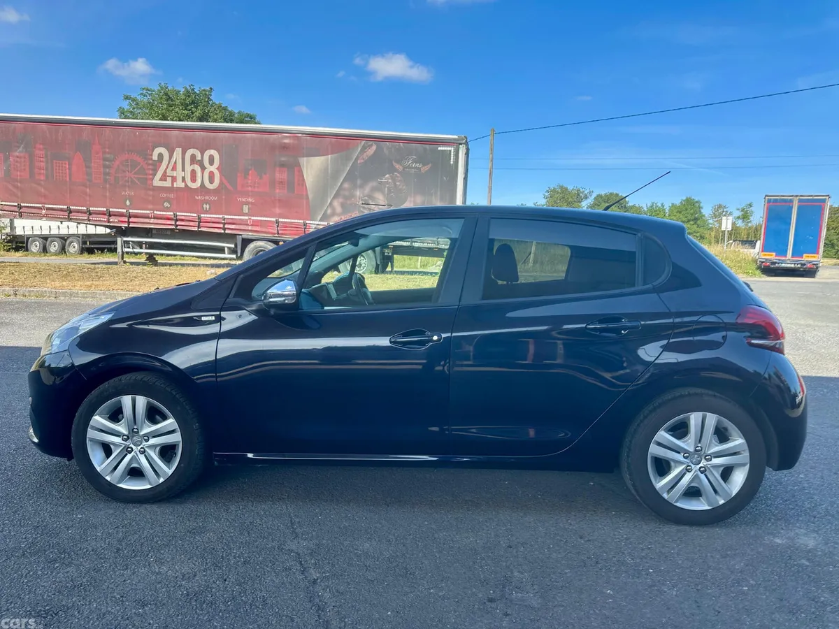 Peugeot 208 Hatchback, Petrol, 2016, Blue