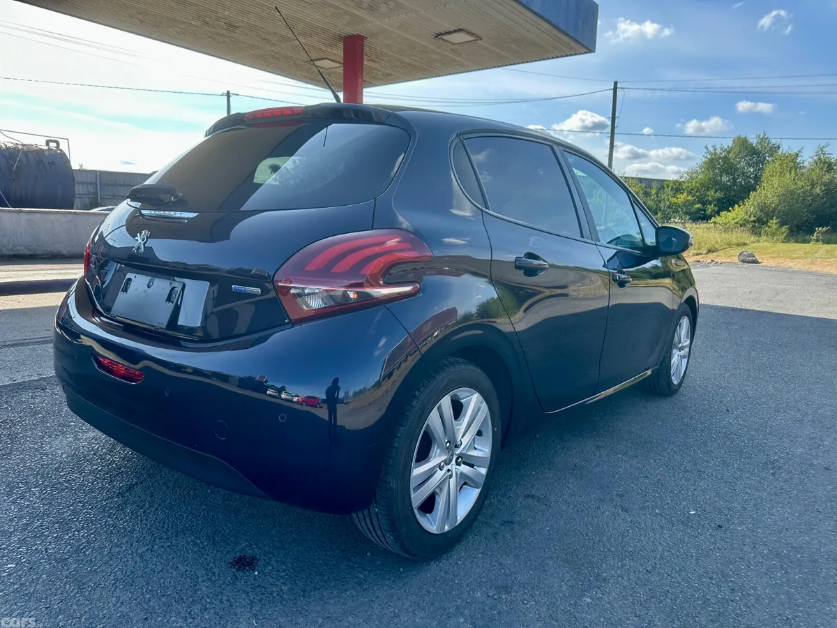 Peugeot 208 Hatchback, Petrol, 2016, Blue
