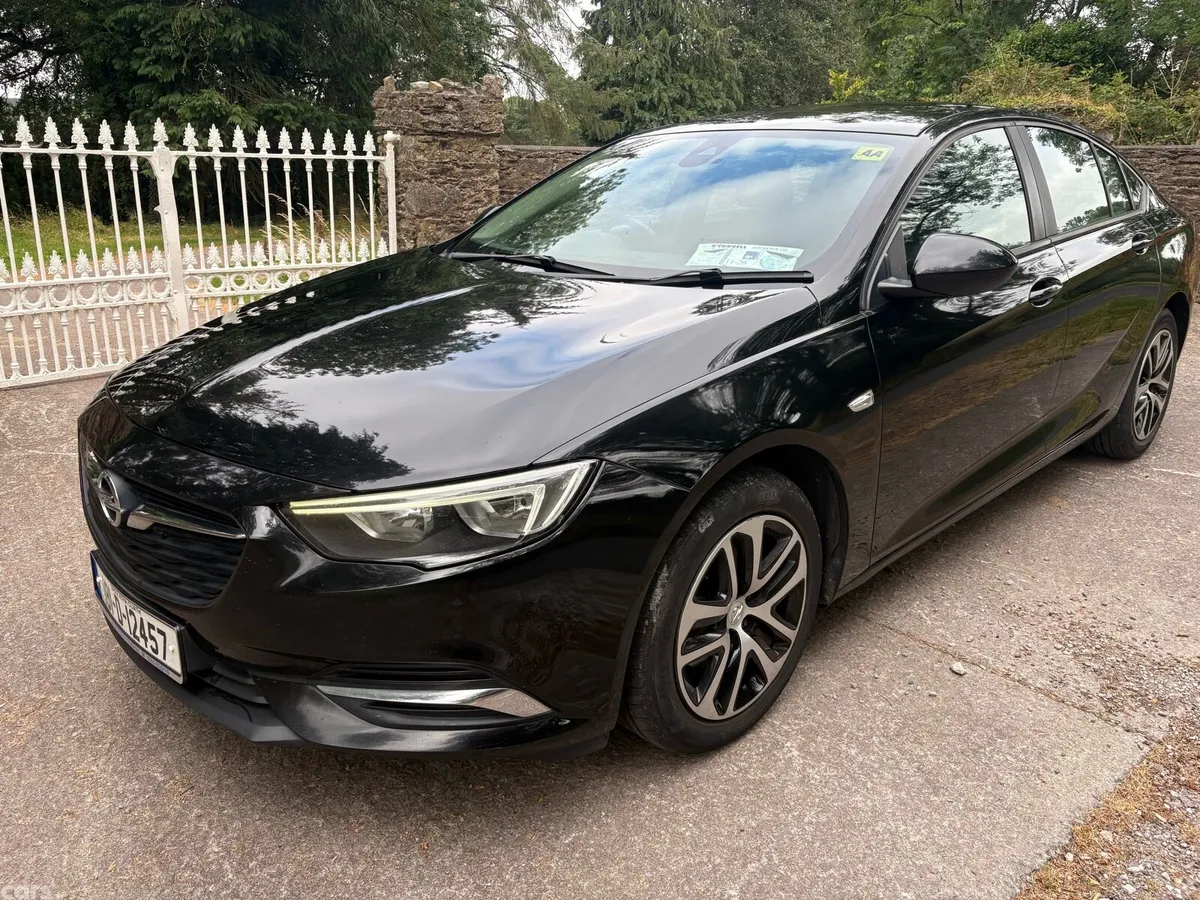 Opel Insignia Hatchback, Diesel, 2018, Black