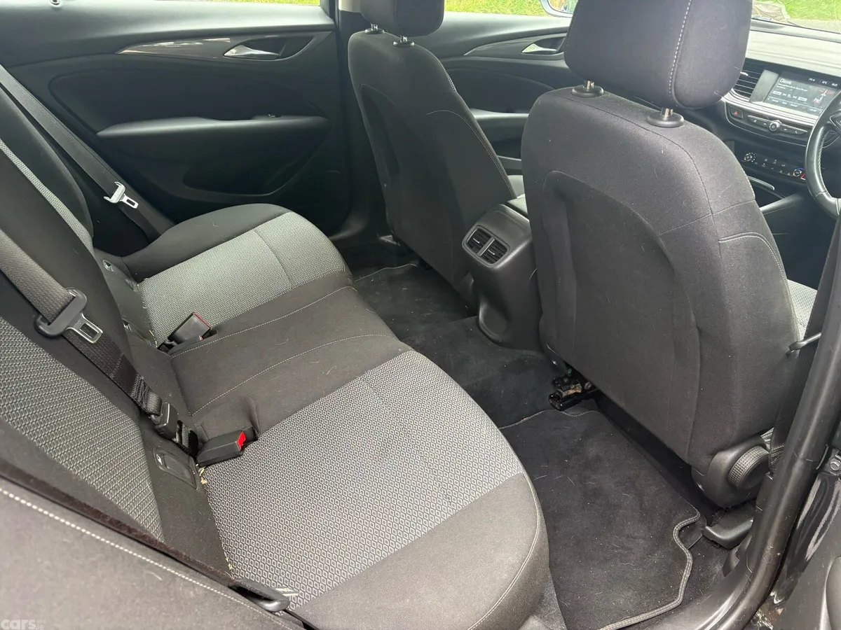 Opel Insignia Hatchback, Diesel, 2018, Black