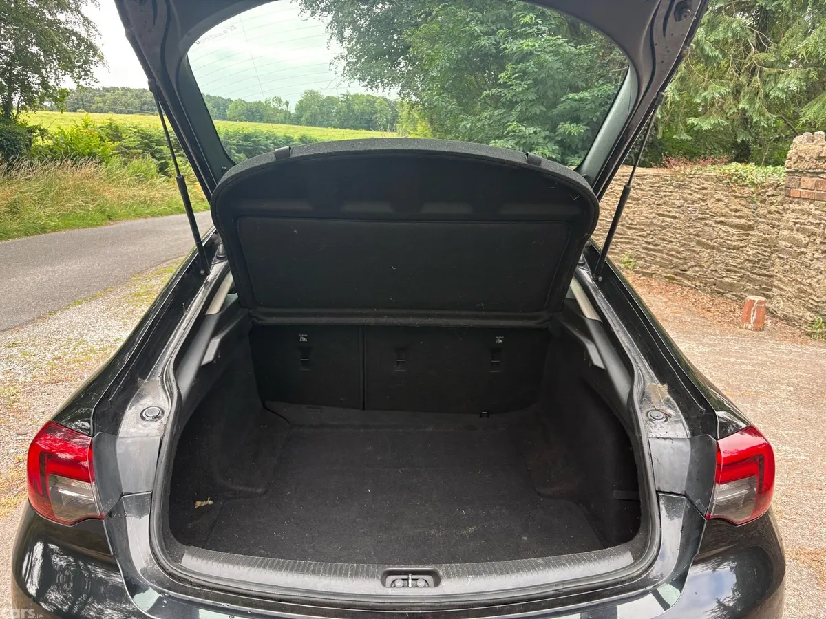 Opel Insignia Hatchback, Diesel, 2018, Black
