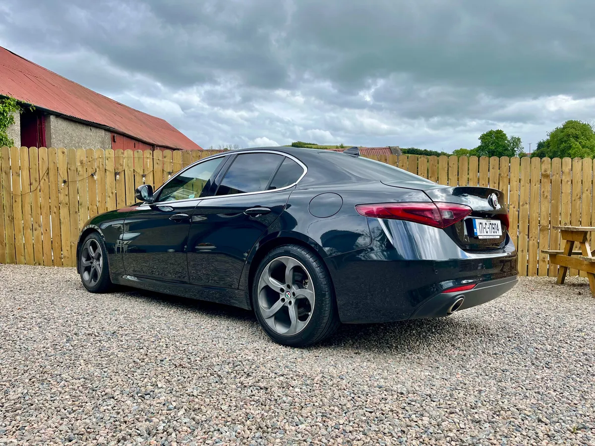 Alfa Romeo Giulia Saloon, Diesel, 2017, Black