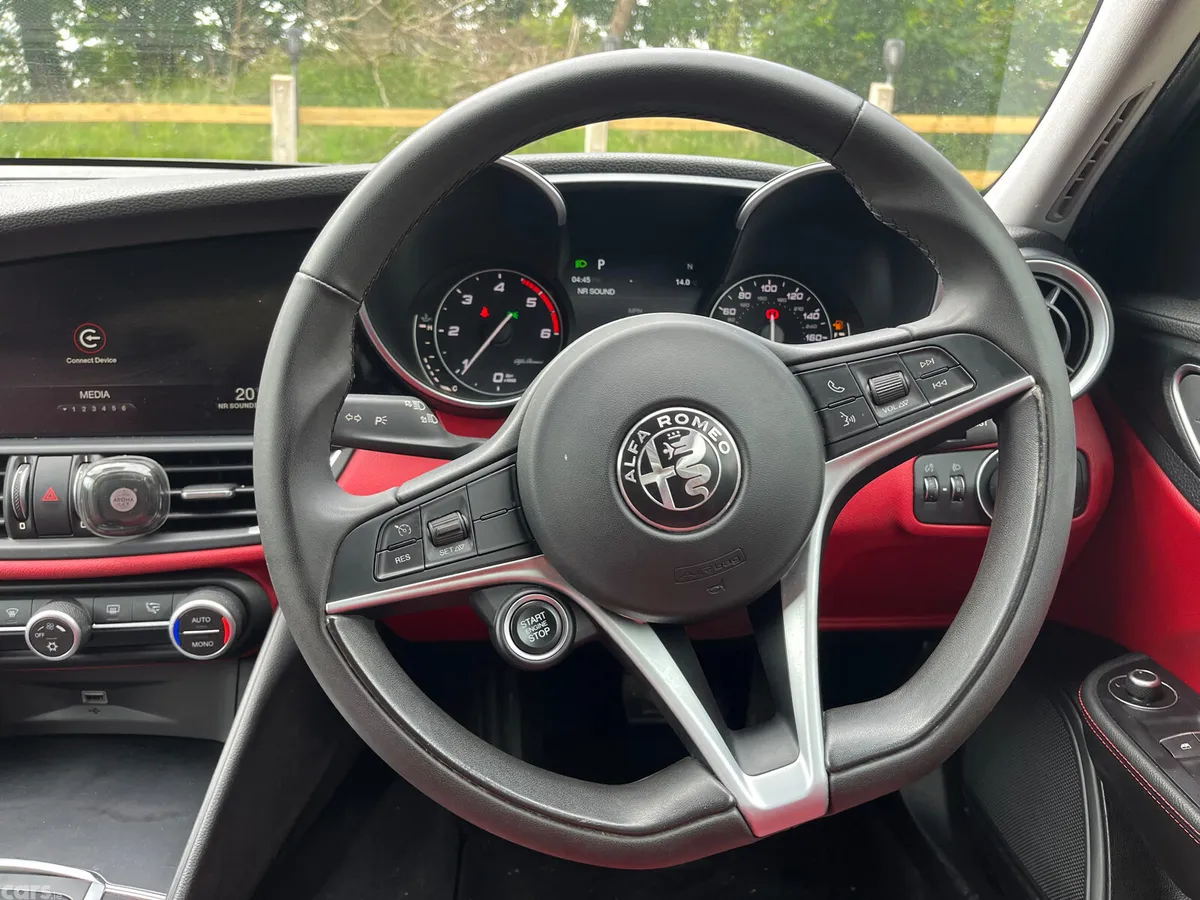 Alfa Romeo Giulia Saloon, Diesel, 2017, Black